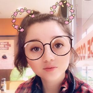 Meet your Posher, Kira